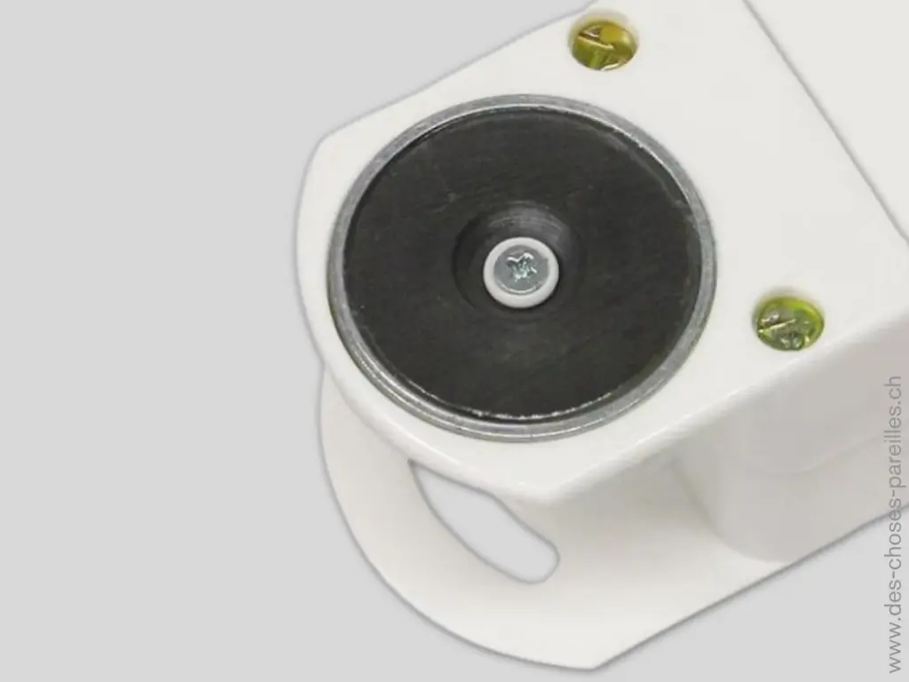 Multiprise - Vue aimant.webp